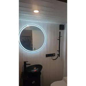 Autarkes Tinyhaus 22 m² mit modernem Badezimmer, Dusche und LED-Spiegel